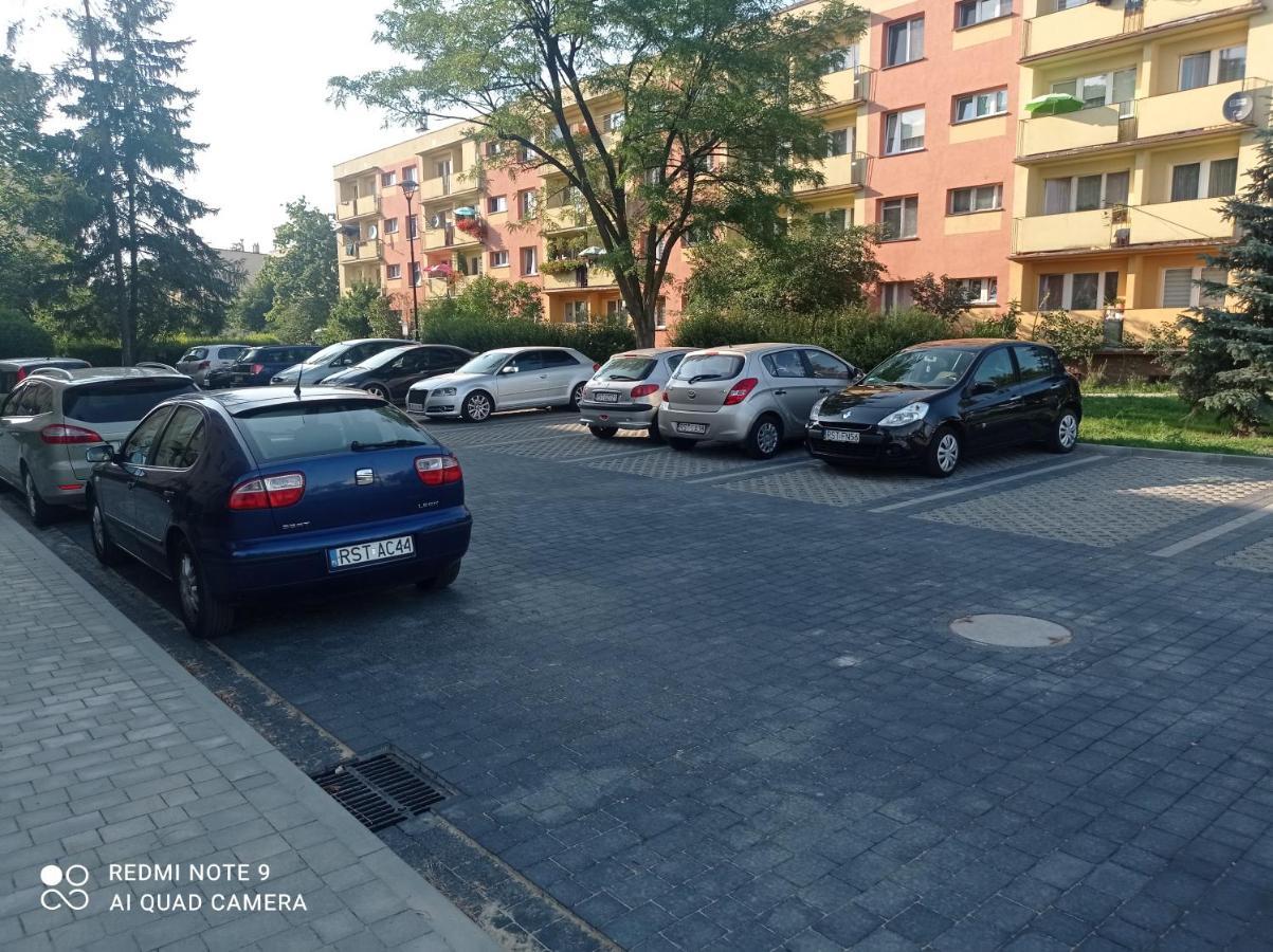 Apartament Na Parterze Stalowa Wola Eksteriør billede